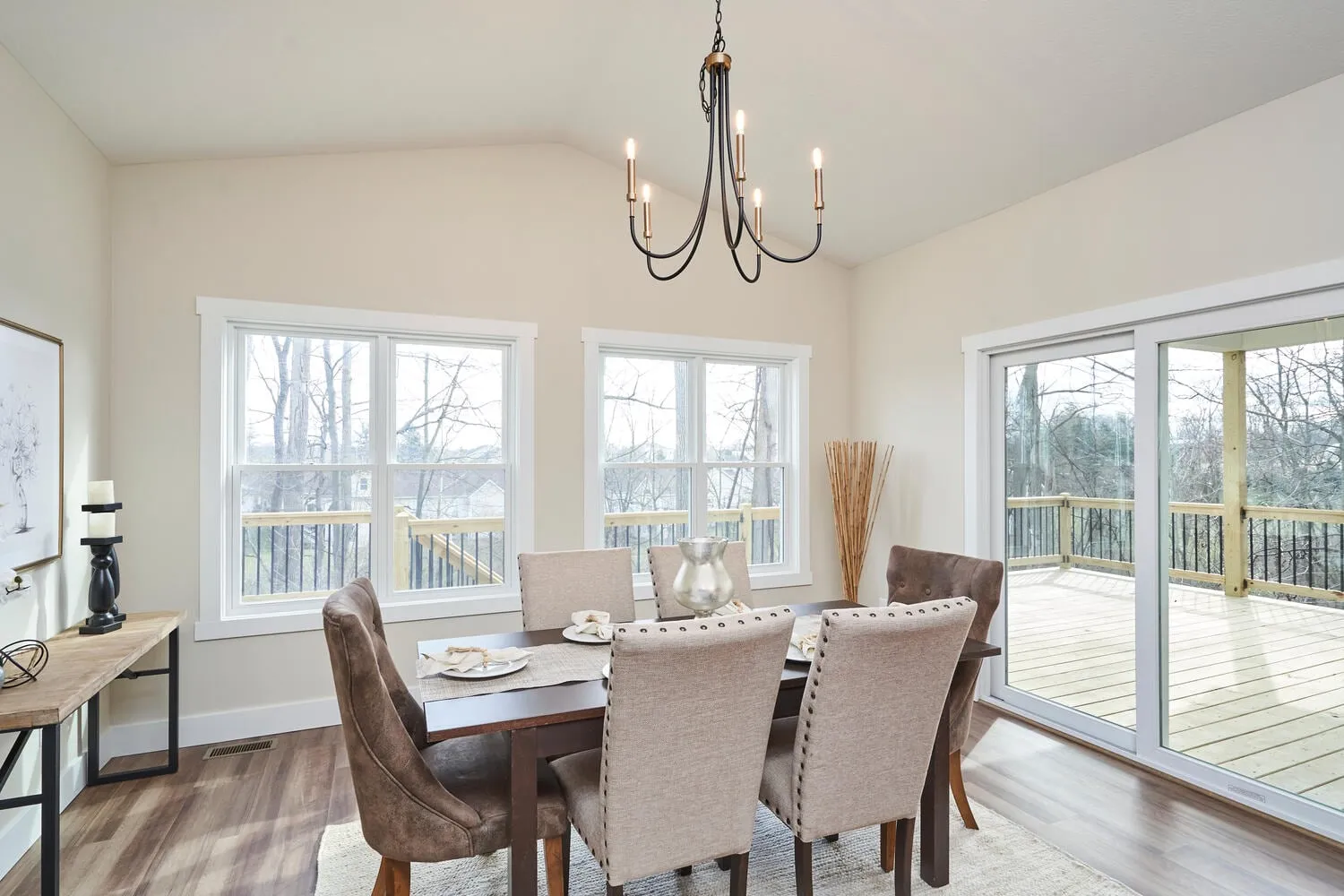 Dining area in the furnished model